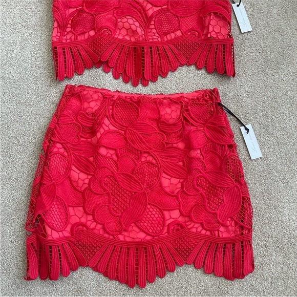 NWT Lovers + Friends Daycation Lace crop Top and Skirt Set Size Small Red - Picture 6 of 9